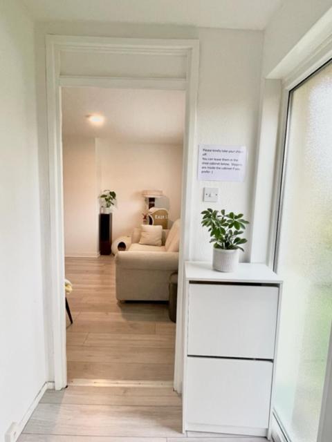 Single In 3 Bedroom House Homestay